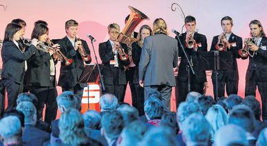 Festkonzert zum Festakt: Mit einem Trompeten-Quodlibet unterhielten die Blasmusiker die Gäste während der Preisverleihung in Potsdam. Foto: Thomas Trutschel