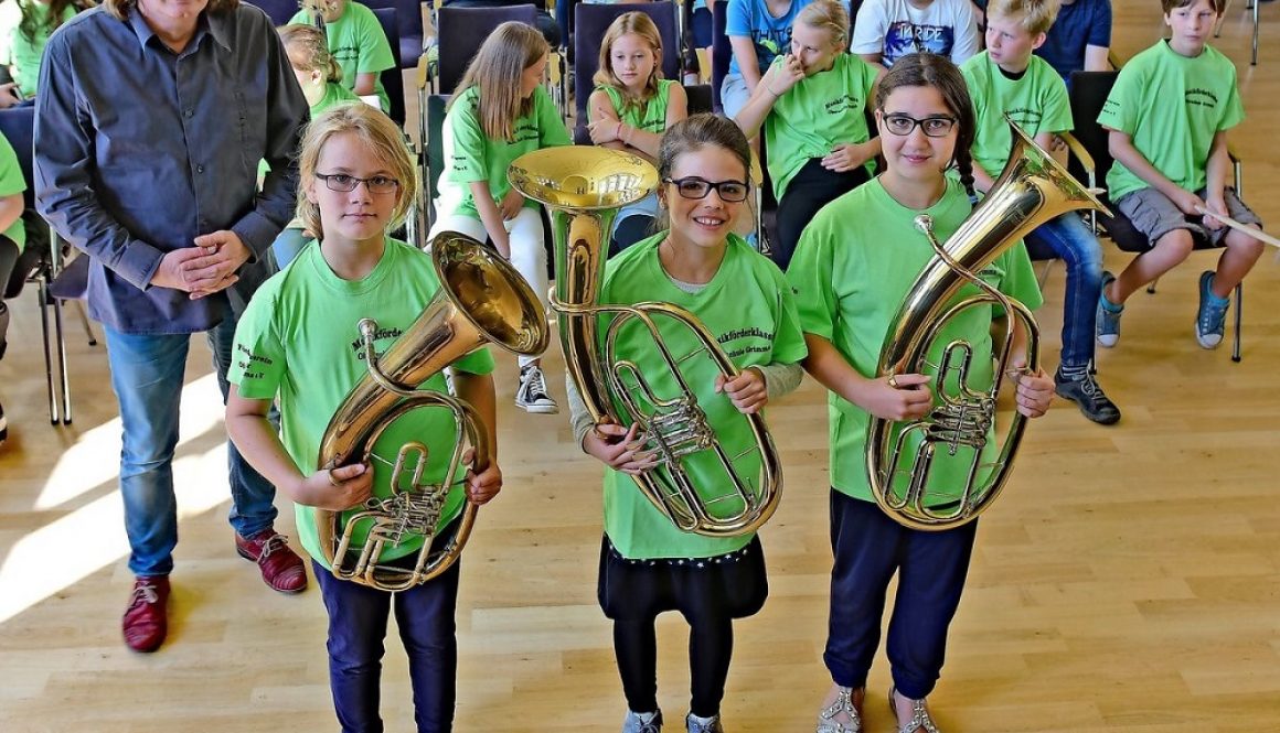 Soziokulturelles Zentrum: Feierlich wurden die Schüler der Musikförderklasse der Oberschule Grimma aufgenommen. Foto: Thomas Kube