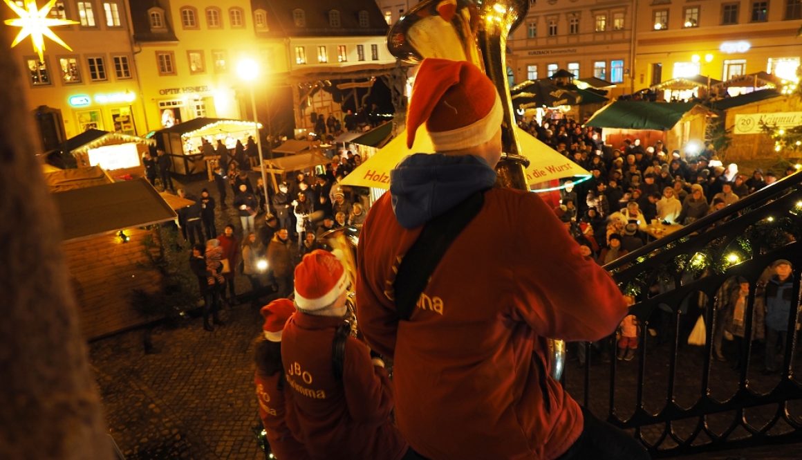 weihnachtliche Trompetenklänge vom Grimmaer Rathaus Foto: JBO Grimma