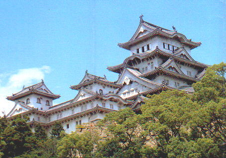 Schloss Himeji (erbaut 1346) - u.a. Sitz des Schwiegersohns von Ieyasu Tokugawa (regierte um 1600)